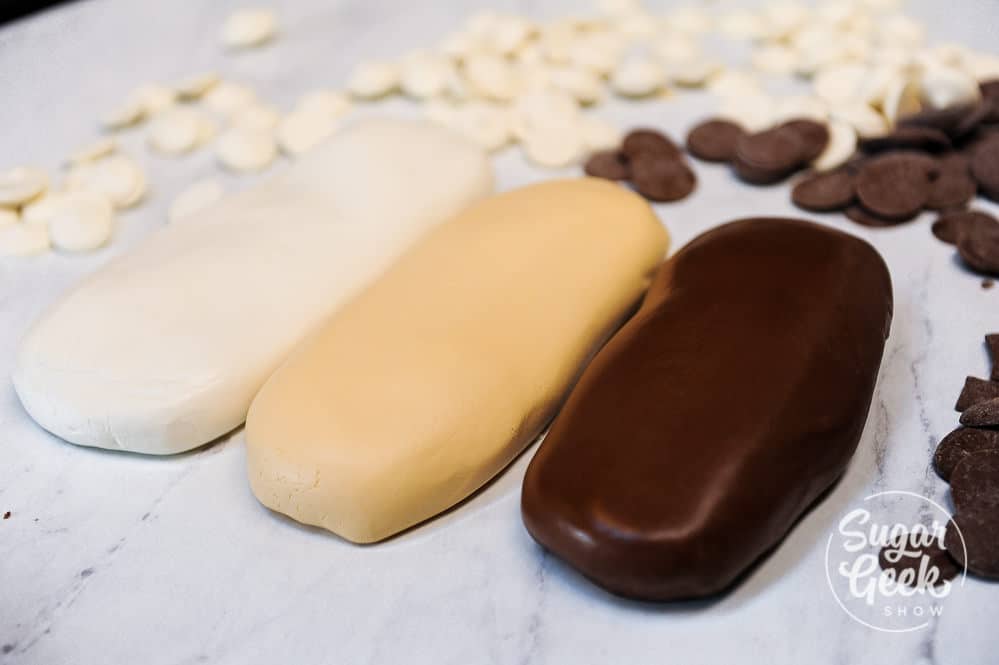 Modeling Chocolate: White Chocolate vs. Candy Melts - Cake Paper Party