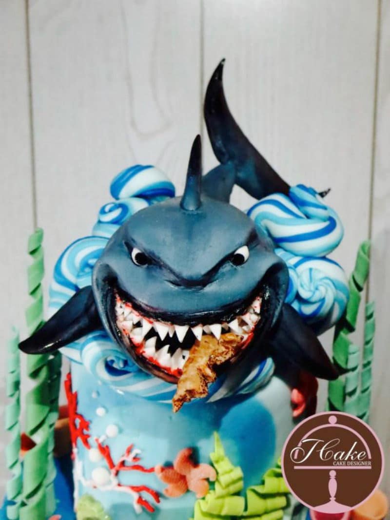 Shark 2025 cake pan