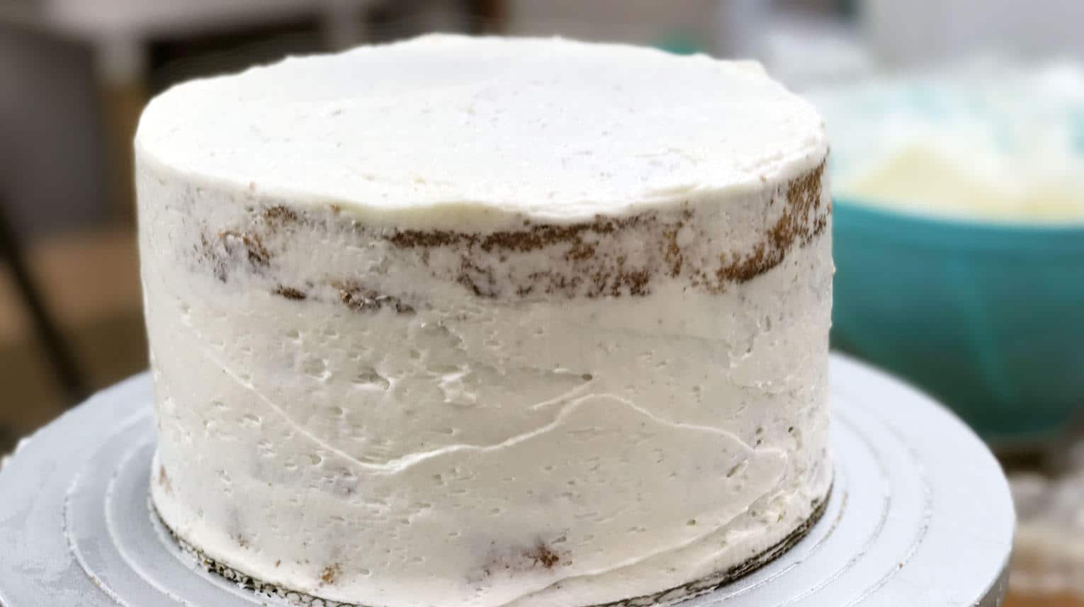 Cake Basics: How to Crumb coat a Cake
