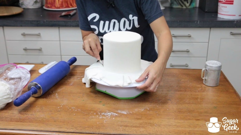 how to cover a cake with fondant for beginners