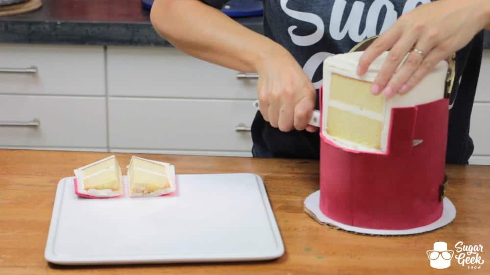 How to cut cakes