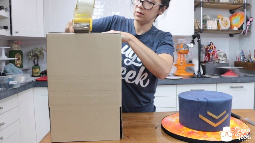 How to box a cake for delivery