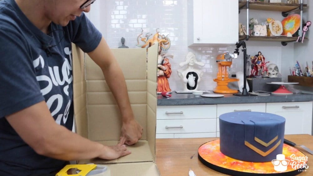 How to box a cake for delivery