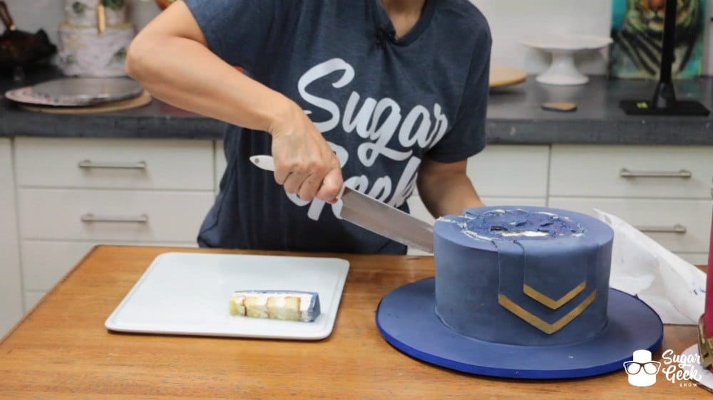 How to cut cakes