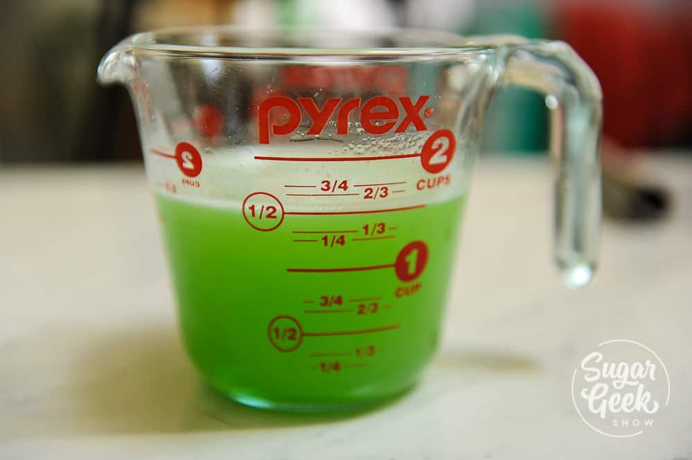 How a Pyrex Measuring Cup is made (30 seconds) 