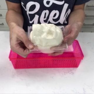 How to use a chocolate skull mold for bust cakes