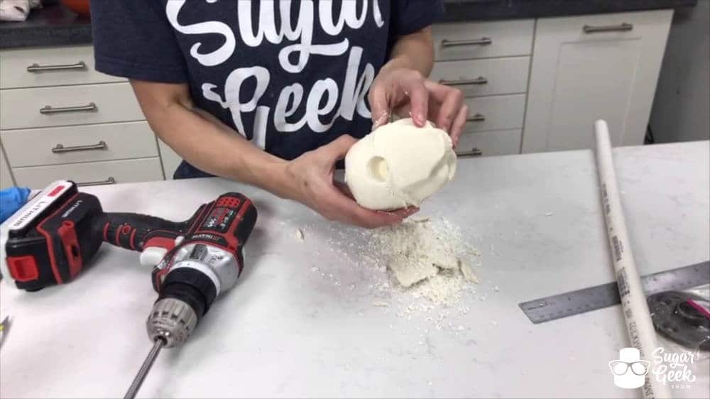 How to use a chocolate skull mold for bust cakes