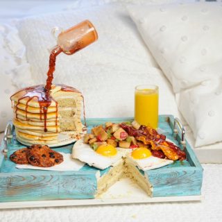 Breakfast in bed cake