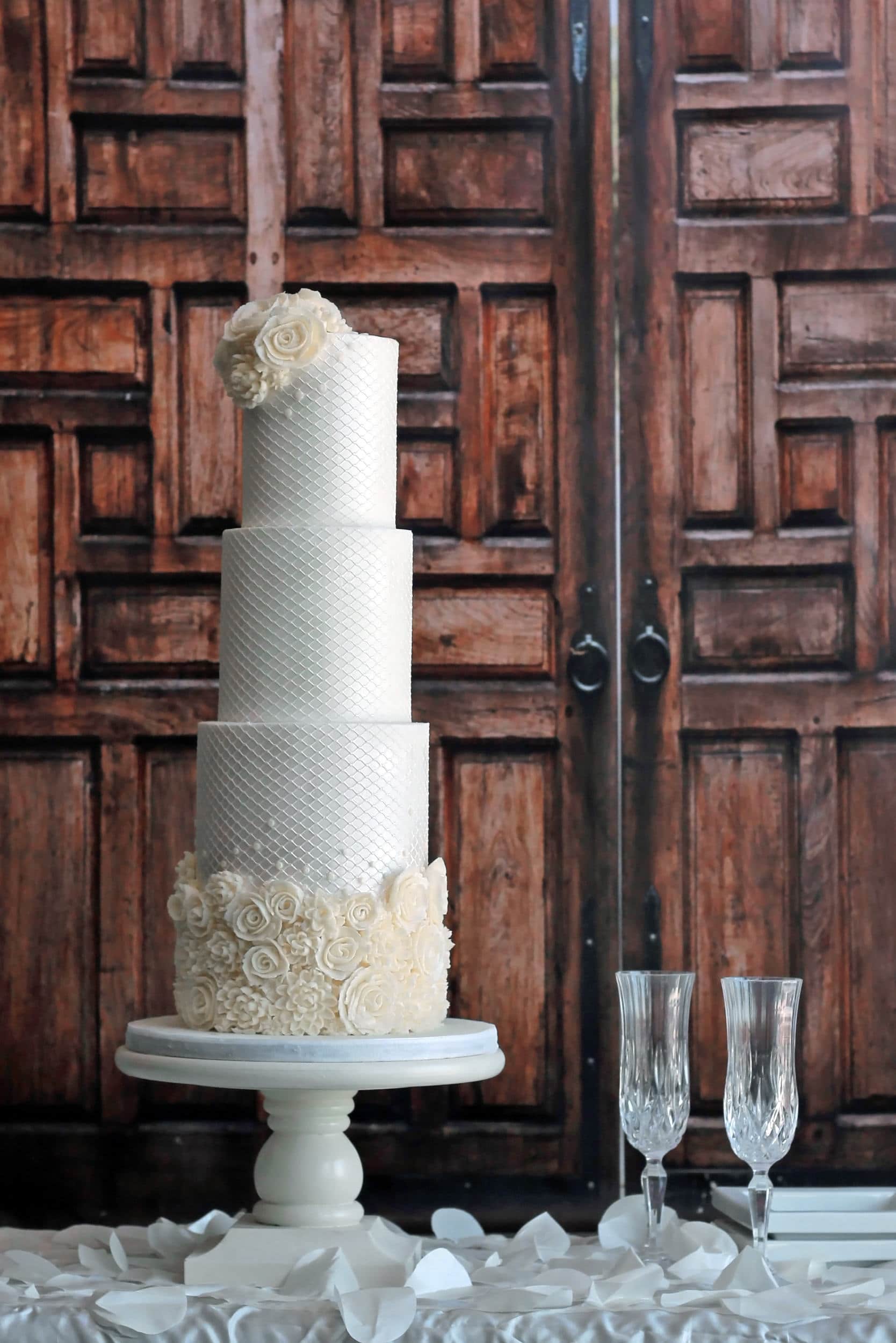 White wedding cake texture trend - shannon bond