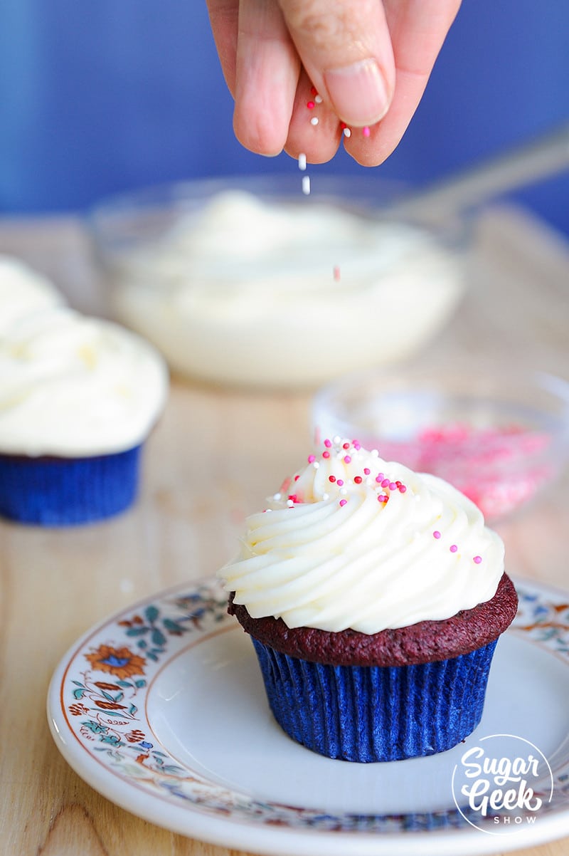 red velvet cupcakes with cream cheese frosting