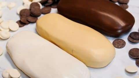 Dark Modelling Chocolate / Candy Clay - Video Recipe – Gayathri's