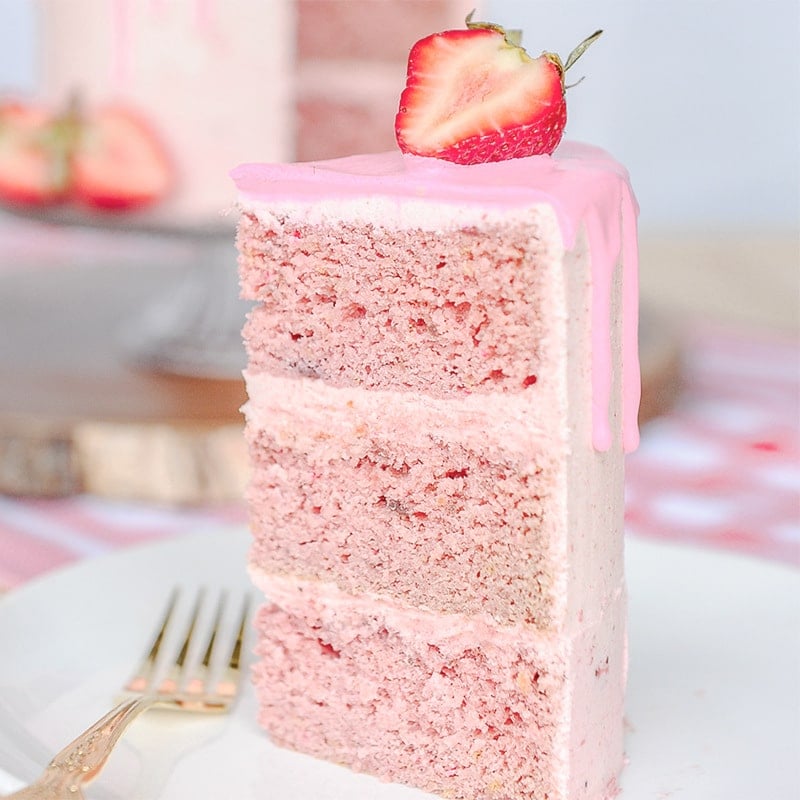 freeze-dried strawberry cake
