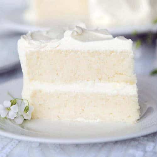 White Cake: Irresistibly Delicious Recipes and Decorating Tips