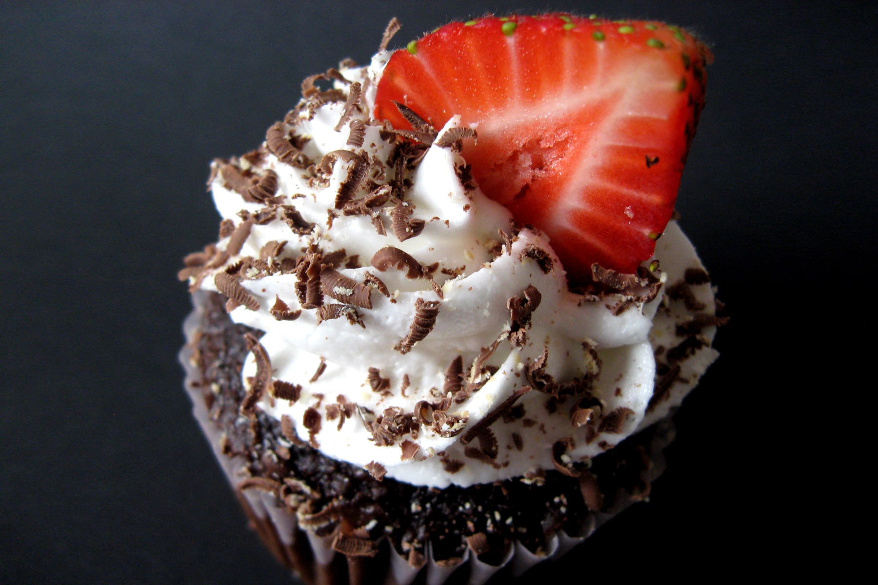 strawberry chocolate cupcake