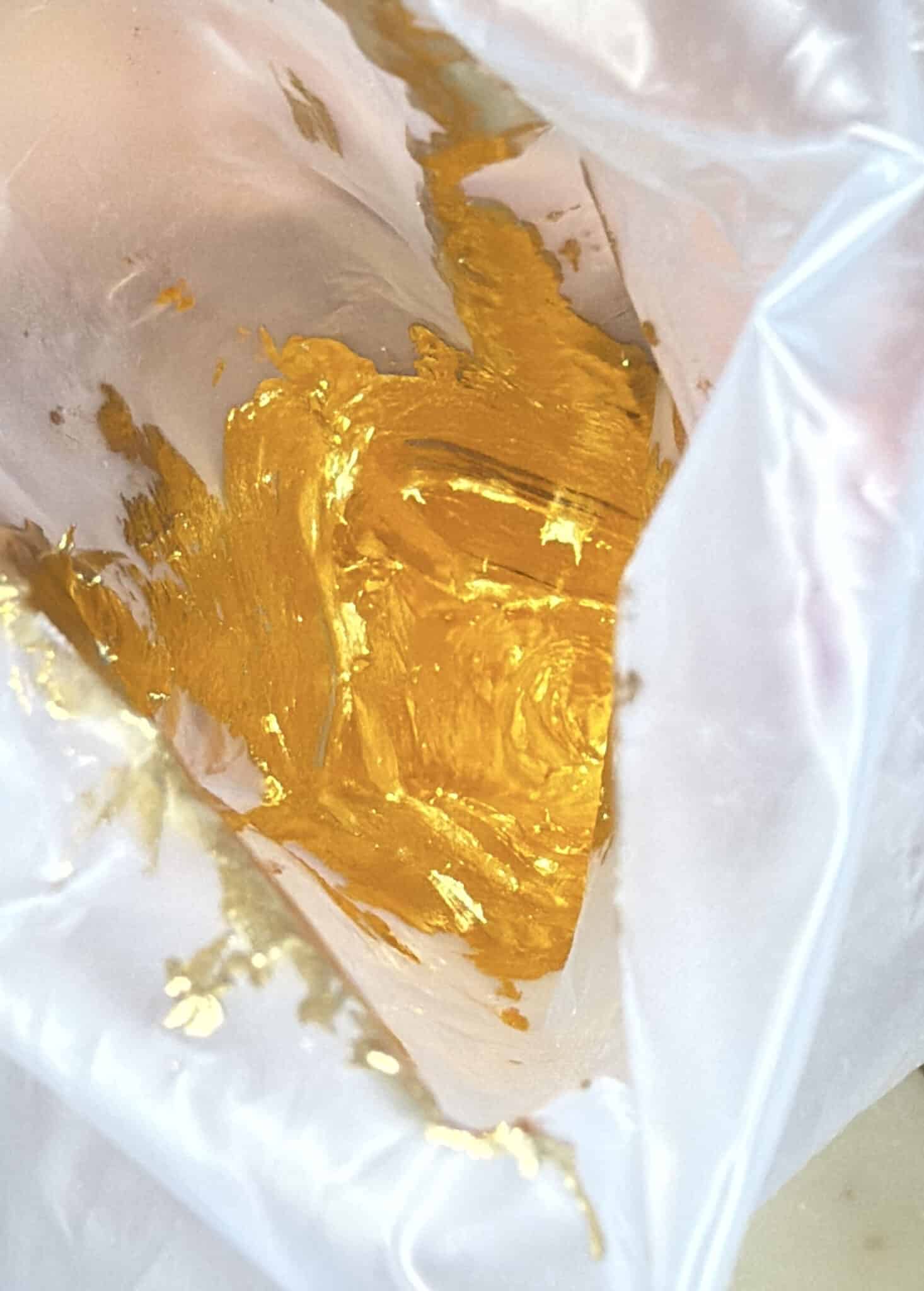 gold dust inside a piping bag