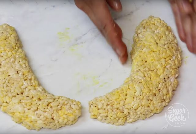 Turtle Shell Rice Cake Sculpted Turtle Cake + Video Tutorial | Sugar Geek Show