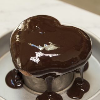 chocolate mirror glaze