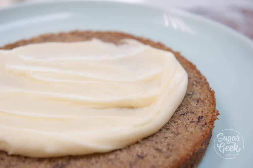 frosting the banana cake