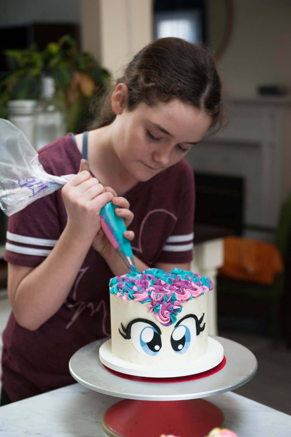 how to pipe unicorn cake hair