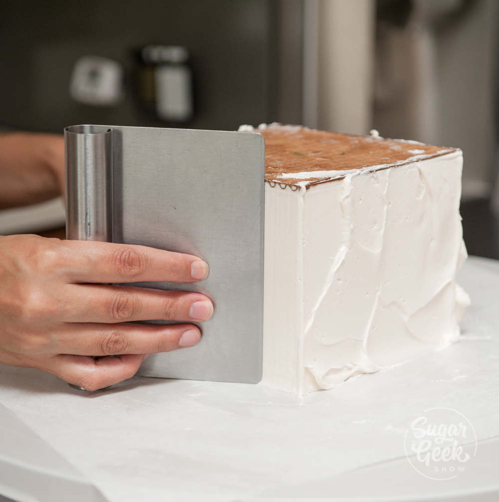 How to make a square cake using the upside down method