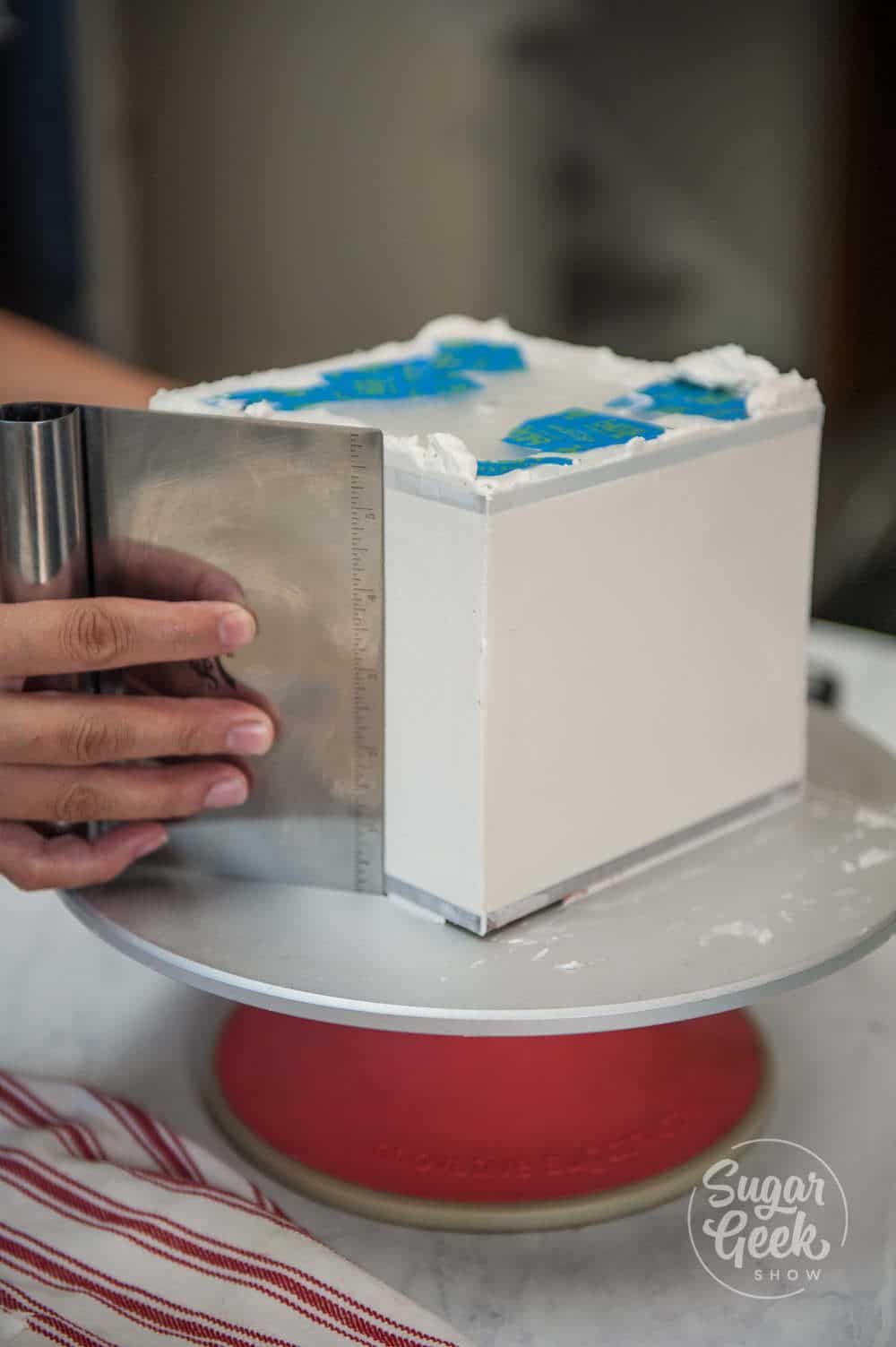 how to get sharp edges on cakes with acrylics