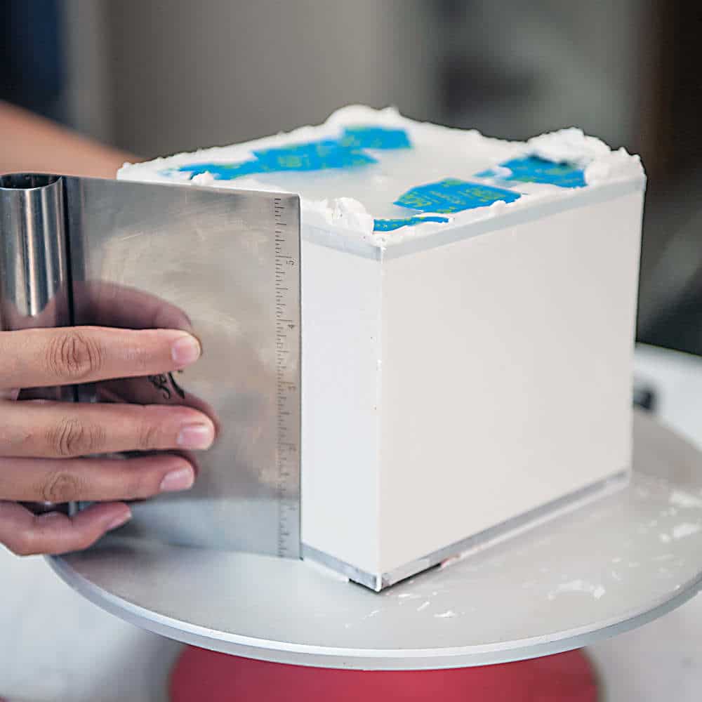 How to get perfect square cakes using acrylics