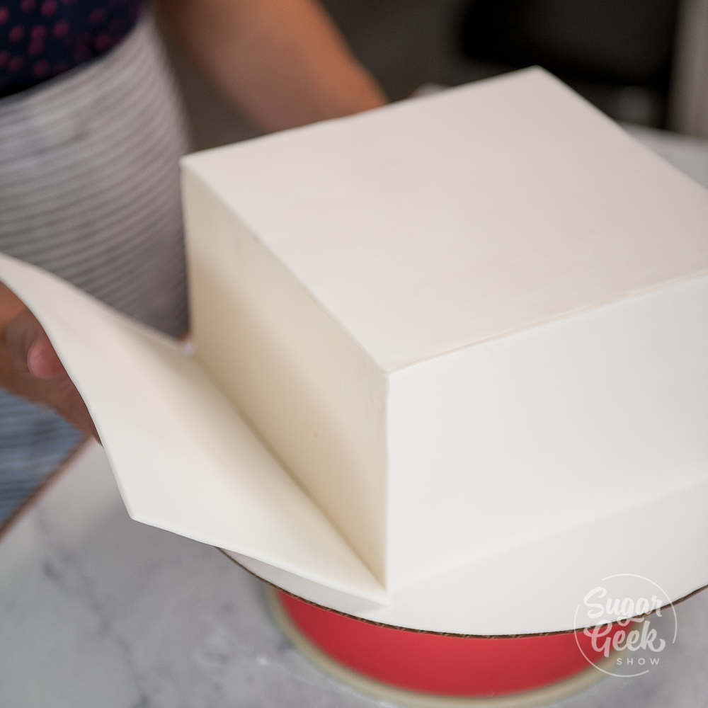 how to panel a square cake in fondant
