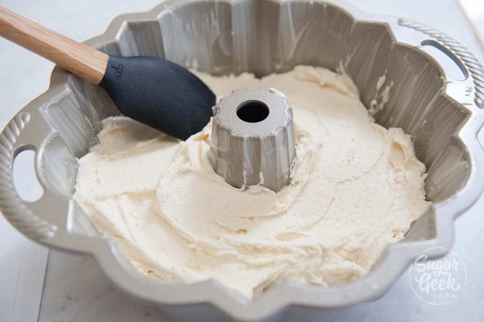 how full to fill a bundt cake pan