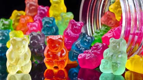 gummy bear in water