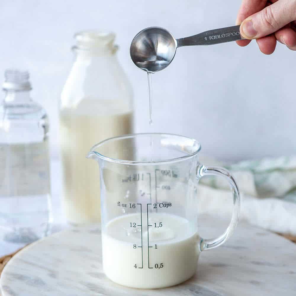 buttermilk-substitute-6-different-ways-sugar-geek-show