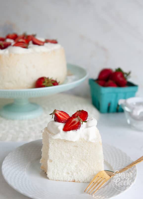 Angel Food Cake With Whipped Cream And Strawberries – Sugar Geek Show