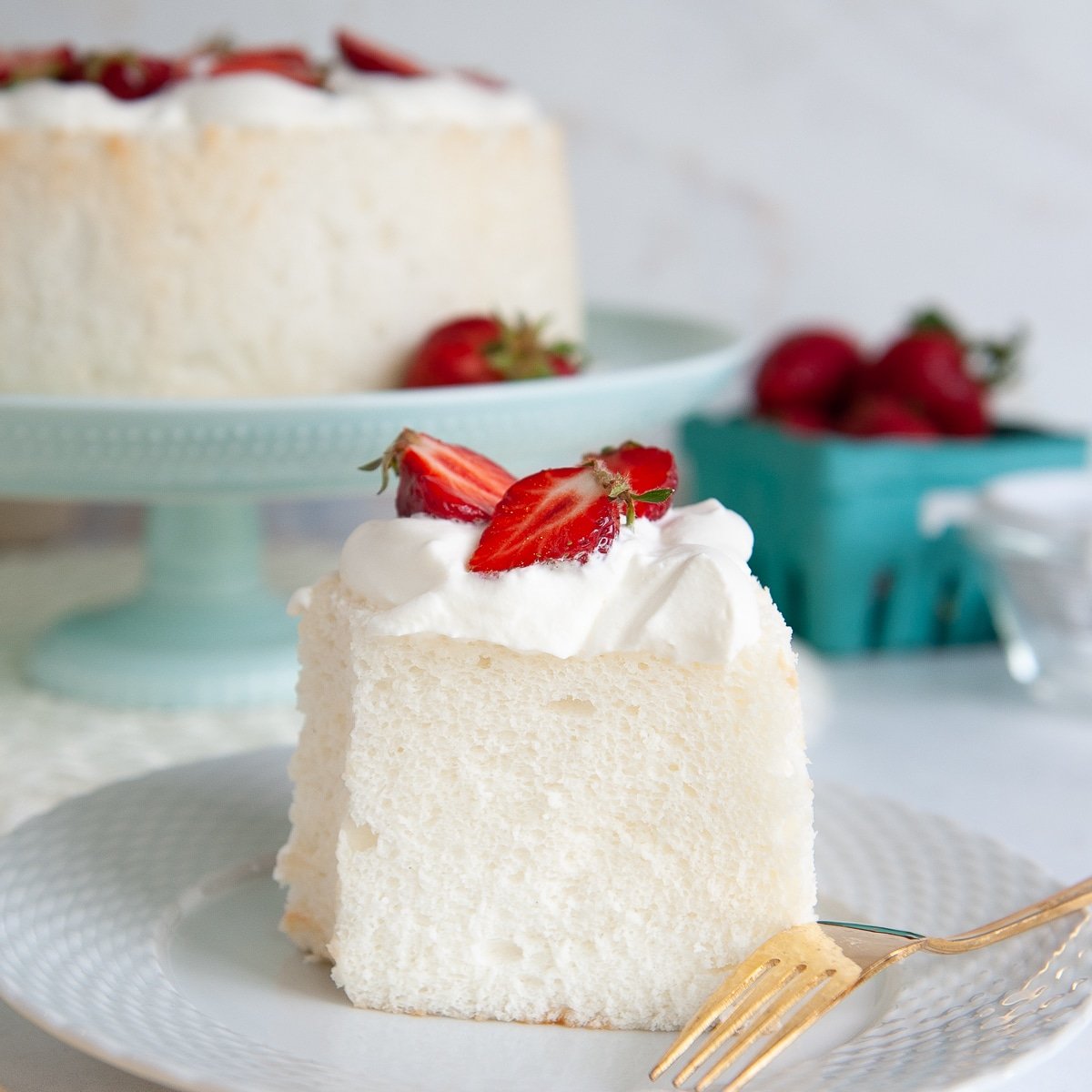 Angel Food Cake With Whipped Cream And Strawberries Sugar Geek Show 8361