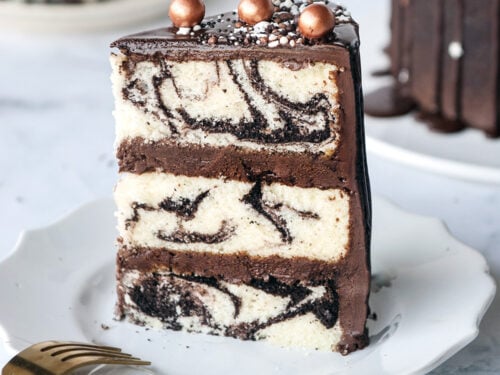 https://sugargeekshow.com/wp-content/uploads/2021/11/marble-cake-recipe-featured-500x375.jpg