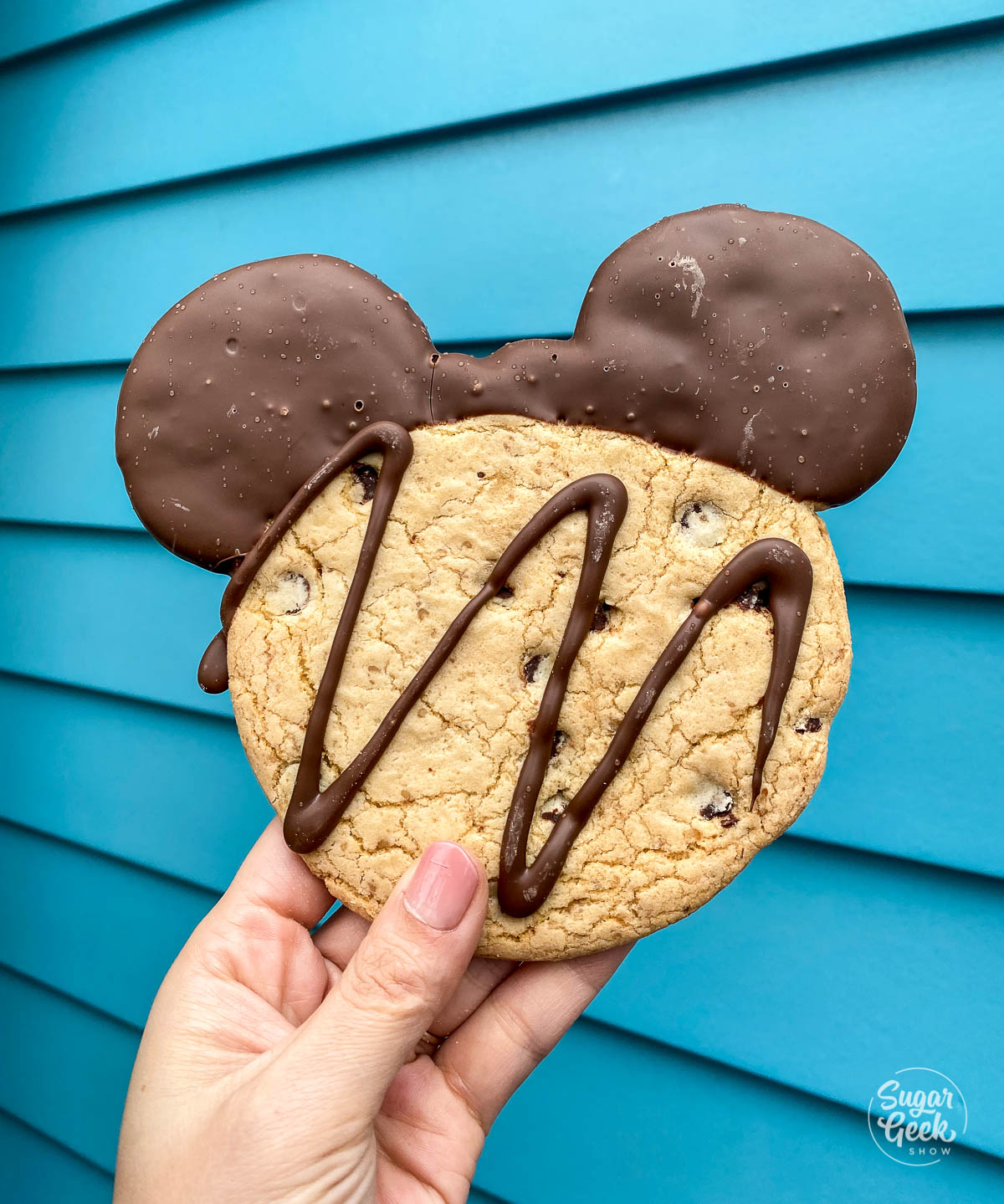 giant mickey cookie
