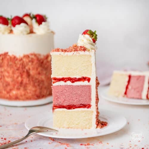 The Best Strawberry Crunch Cake Recipe – Sugar Geek Show