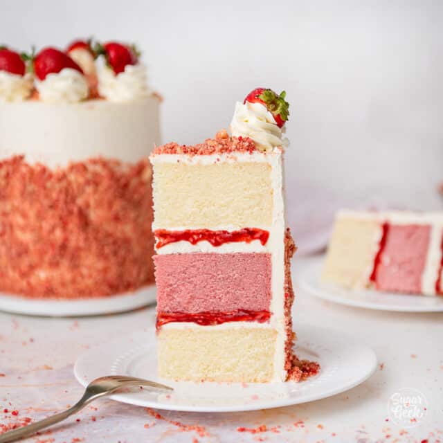 the-best-strawberry-crunch-cake-recipe-sugar-geek-show