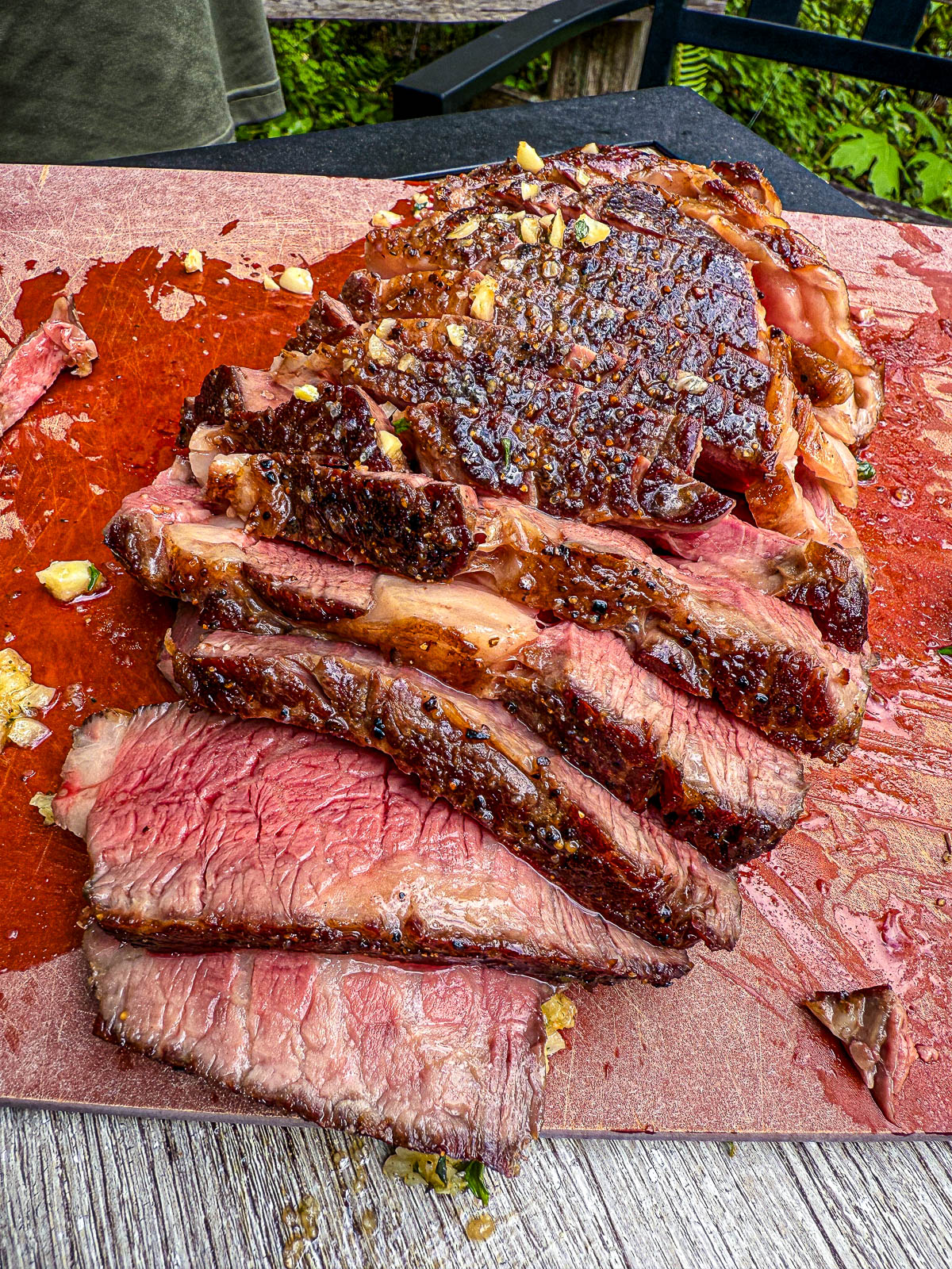 close up of sliced tomahawk steak