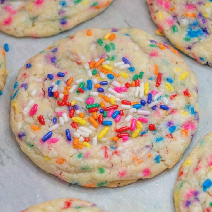 close up funfetti cookie