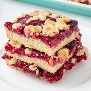 close up of lemon raspberry bars