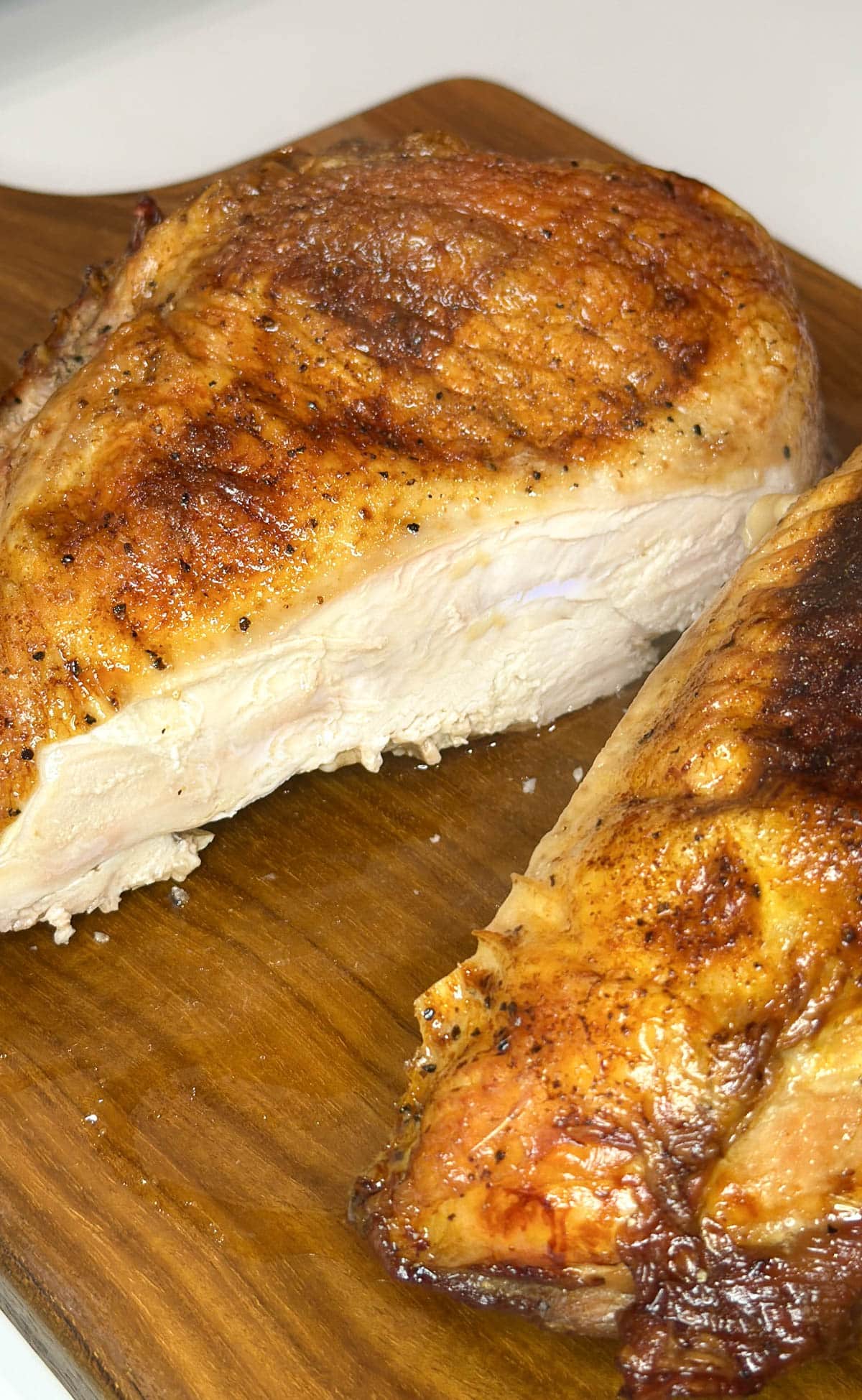 The finished product of the "How to Cook a Turkey Breast with Turkey Gravy" recipe.