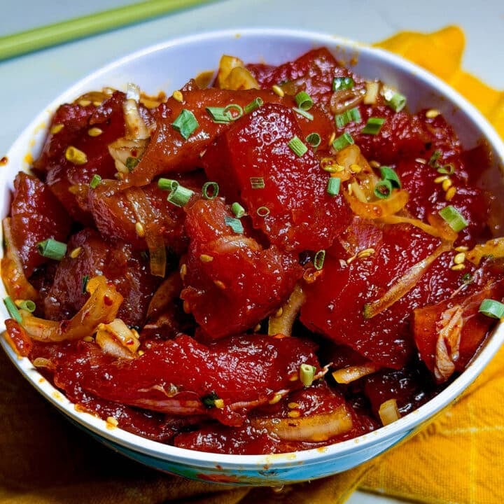 close up of tuna poke bowl