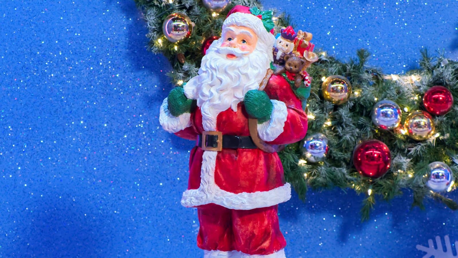 Hyperrealistic Santa cake made by Liz Marek on Is It Cake? Holiday
